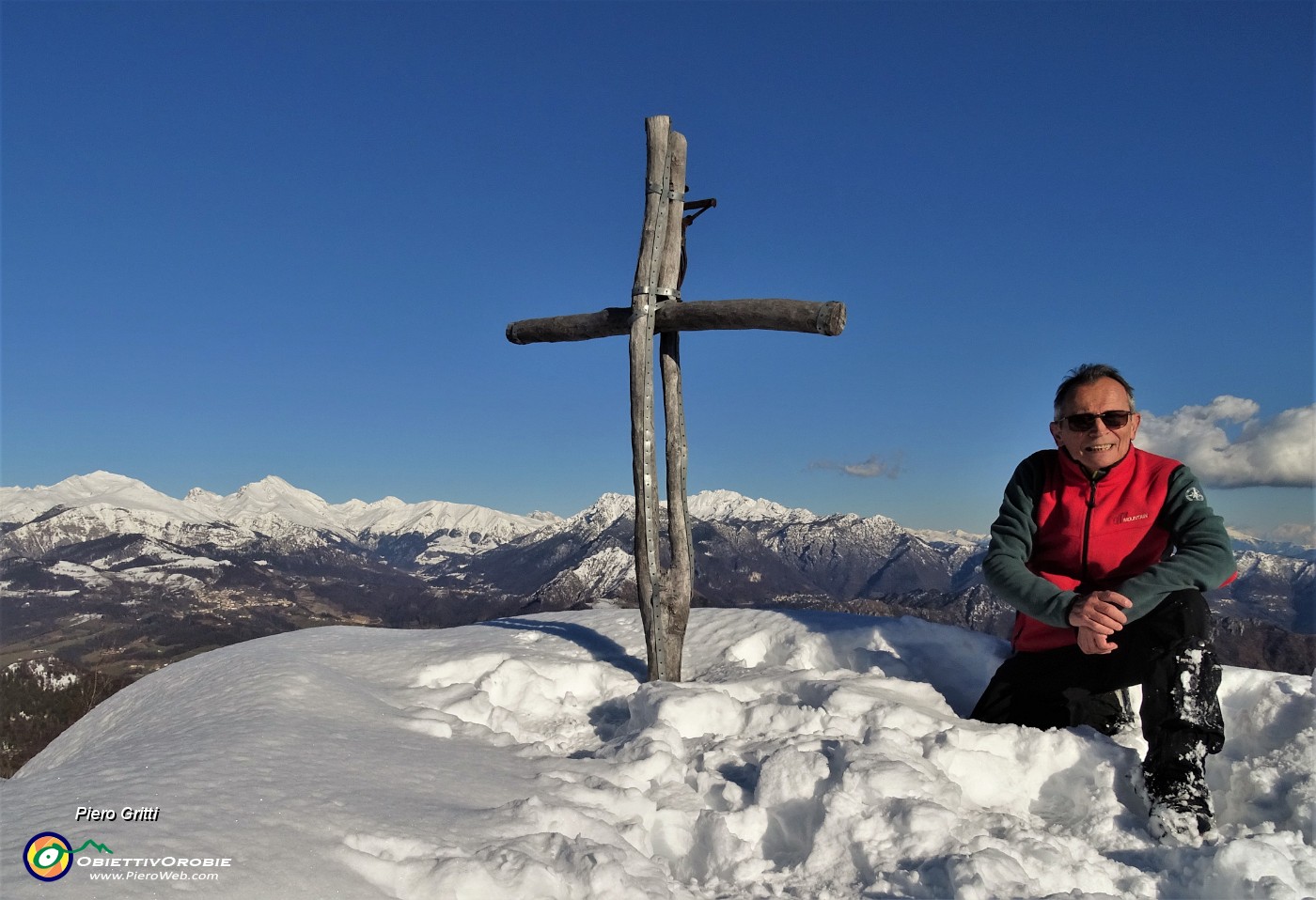 59 Alla croce del Castel Regina (1388 m).JPG